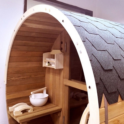 De Zaal van de huis Openluchtsauna Rustiek de Saunabad van het 6 Persoonsvat